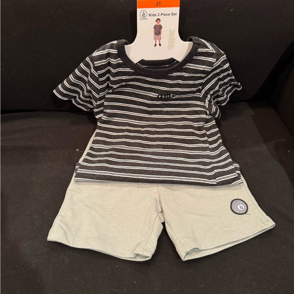 NWT Volcom Black and White Striped Kids 2-Piece Set